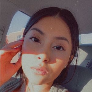 Meet your Posher, Yenis